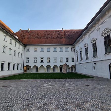 Ferienwohnung Living In The Heart Of Graz Exterior foto